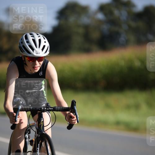 01.09.2024 - 17. Tribühne Triathlon H.Heesch http://msf.ph/oto/6937087 01.09.2024 09:38:04 Radfahren 111 meine-sportfotos.de