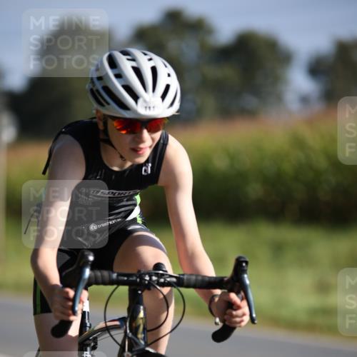 01.09.2024 - 17. Tribühne Triathlon H.Heesch http://msf.ph/oto/6937102 01.09.2024 09:38:04 Radfahren 111 meine-sportfotos.de