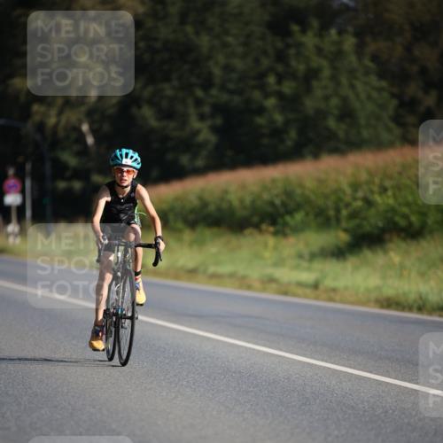 01.09.2024 - 17. Tribühne Triathlon H.Heesch http://msf.ph/oto/6937117 01.09.2024 09:38:21 Radfahren 94, 133 meine-sportfotos.de