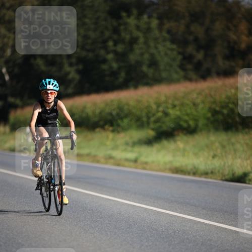 01.09.2024 - 17. Tribühne Triathlon H.Heesch http://msf.ph/oto/6937140 01.09.2024 09:38:21 Radfahren 94, 133 meine-sportfotos.de