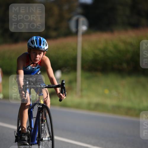 01.09.2024 - 17. Tribühne Triathlon H.Heesch http://msf.ph/oto/6937171 01.09.2024 09:38:54 Radfahren 67, 71, 83, 84, 90, 99, 103, 106, 119, 130, 132, 136 meine-sportfotos.de