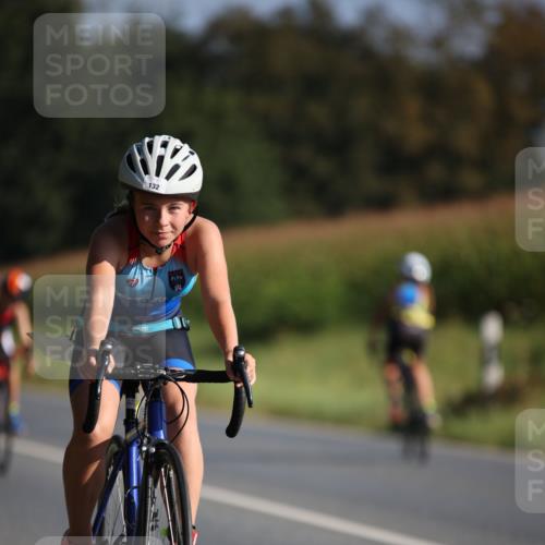 01.09.2024 - 17. Tribühne Triathlon H.Heesch http://msf.ph/oto/6937191 01.09.2024 09:38:59 Radfahren 58, 67, 71, 78, 83, 90, 92, 99, 100, 104, 119, 124, 130, 132 meine-sportfotos.de