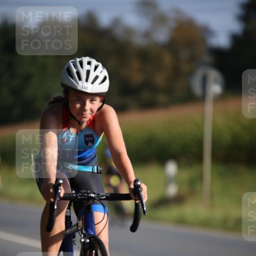 01.09.2024 - 17. Tribühne Triathlon H.Heesch http://msf.ph/oto/6937201 01.09.2024 09:38:59 Radfahren 58, 67, 71, 78, 83, 90, 92, 99, 100, 104, 119, 124, 130, 132 meine-sportfotos.de
