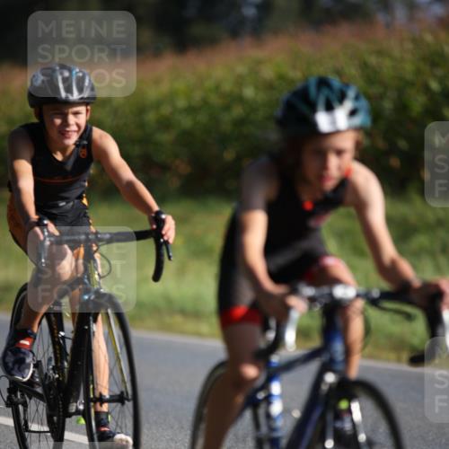 01.09.2024 - 17. Tribühne Triathlon H.Heesch http://msf.ph/oto/6937230 01.09.2024 09:39:02 Radfahren 58, 67, 71, 78, 83, 86, 90, 92, 99, 100, 104, 119, 124, 130, 134 meine-sportfotos.de