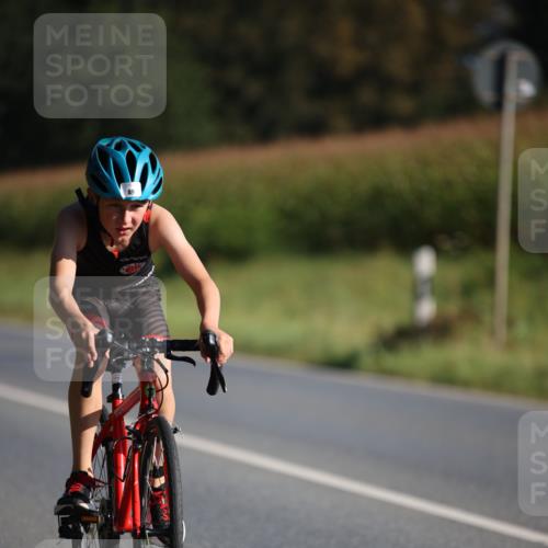 01.09.2024 - 17. Tribühne Triathlon H.Heesch http://msf.ph/oto/6937273 01.09.2024 09:39:24 Radfahren 66, 70, 77, 89, 131 meine-sportfotos.de