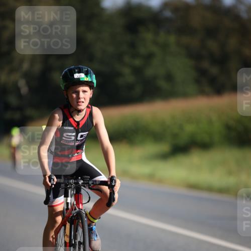 01.09.2024 - 17. Tribühne Triathlon H.Heesch http://msf.ph/oto/6937300 01.09.2024 09:39:26 Radfahren 63, 66, 70, 77, 89, 112, 131 meine-sportfotos.de