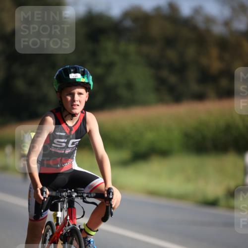 01.09.2024 - 17. Tribühne Triathlon H.Heesch http://msf.ph/oto/6937311 01.09.2024 09:39:27 Radfahren 63, 66, 70, 77, 110, 112, 131 meine-sportfotos.de