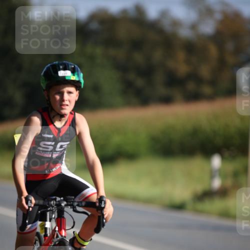 01.09.2024 - 17. Tribühne Triathlon H.Heesch http://msf.ph/oto/6937317 01.09.2024 09:39:27 Radfahren 63, 66, 70, 77, 110, 112, 131 meine-sportfotos.de