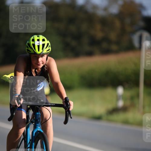 01.09.2024 - 17. Tribühne Triathlon H.Heesch http://msf.ph/oto/6937339 01.09.2024 09:39:29 Radfahren 63, 66, 77, 81, 110, 112 meine-sportfotos.de