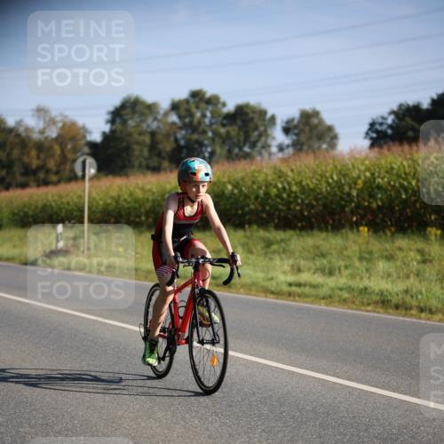 01.09.2024 - 17. Tribühne Triathlon H.Heesch http://msf.ph/oto/6937356 01.09.2024 09:40:15 Radfahren 65, 68, 85, 97, 127, 133 meine-sportfotos.de