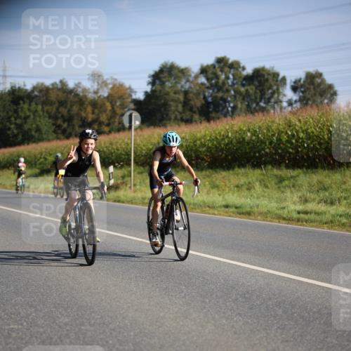 01.09.2024 - 17. Tribühne Triathlon H.Heesch http://msf.ph/oto/6937406 01.09.2024 09:40:22 Radfahren 62, 68, 85, 88, 103 meine-sportfotos.de