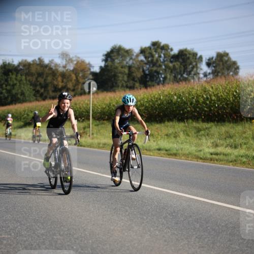 01.09.2024 - 17. Tribühne Triathlon H.Heesch http://msf.ph/oto/6937413 01.09.2024 09:40:22 Radfahren 62, 68, 85, 88, 103 meine-sportfotos.de