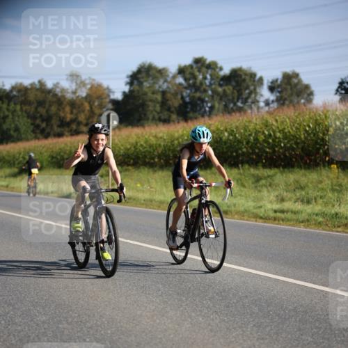 01.09.2024 - 17. Tribühne Triathlon H.Heesch http://msf.ph/oto/6937425 01.09.2024 09:40:23 Radfahren 62, 68, 85, 88, 103 meine-sportfotos.de