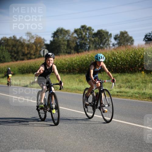 01.09.2024 - 17. Tribühne Triathlon H.Heesch http://msf.ph/oto/6937431 01.09.2024 09:40:23 Radfahren 62, 68, 85, 88, 103 meine-sportfotos.de