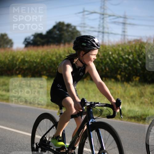 01.09.2024 - 17. Tribühne Triathlon H.Heesch http://msf.ph/oto/6937452 01.09.2024 09:40:23 Radfahren 62, 68, 85, 88, 103 meine-sportfotos.de