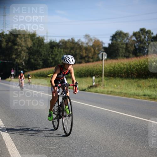 01.09.2024 - 17. Tribühne Triathlon H.Heesch http://msf.ph/oto/6937469 01.09.2024 09:40:27 Radfahren 62, 88, 103 meine-sportfotos.de