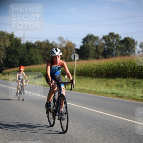 01.09.2024 - 17. Tribühne Triathlon H.Heesch http://msf.ph/oto/6937549 01.09.2024 09:40:39 Radfahren 58, 78, 79, 83, 84, 92, 99, 104, 136 meine-sportfotos.de