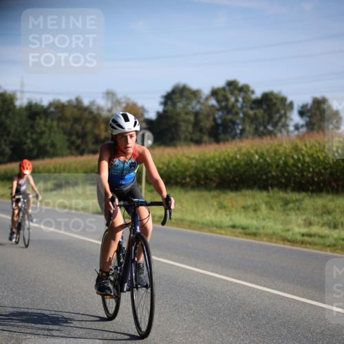 01.09.2024 - 17. Tribühne Triathlon H.Heesch http://msf.ph/oto/6937553 01.09.2024 09:40:39 Radfahren 58, 78, 79, 83, 84, 92, 99, 104, 136 meine-sportfotos.de