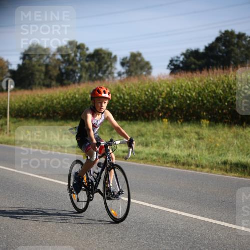 01.09.2024 - 17. Tribühne Triathlon H.Heesch http://msf.ph/oto/6937564 01.09.2024 09:40:40 Radfahren 58, 78, 79, 83, 84, 86, 92, 99, 104, 136 meine-sportfotos.de