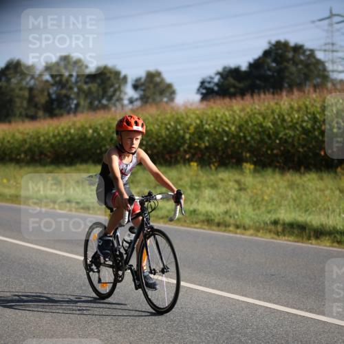 01.09.2024 - 17. Tribühne Triathlon H.Heesch http://msf.ph/oto/6937568 01.09.2024 09:40:40 Radfahren 58, 78, 79, 83, 84, 86, 92, 99, 104, 136 meine-sportfotos.de