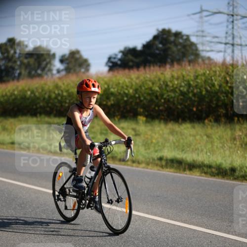 01.09.2024 - 17. Tribühne Triathlon H.Heesch http://msf.ph/oto/6937573 01.09.2024 09:40:40 Radfahren 58, 78, 79, 83, 84, 86, 92, 99, 104, 136 meine-sportfotos.de