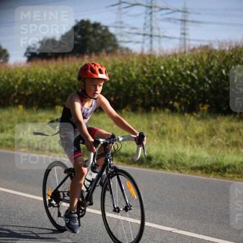 01.09.2024 - 17. Tribühne Triathlon H.Heesch http://msf.ph/oto/6937581 01.09.2024 09:40:41 Radfahren 58, 78, 79, 83, 84, 86, 92, 99, 104, 136 meine-sportfotos.de