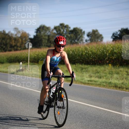 01.09.2024 - 17. Tribühne Triathlon H.Heesch http://msf.ph/oto/6937603 01.09.2024 09:40:46 Radfahren 58, 75, 78, 83, 84, 86, 92, 99, 100, 104, 124 meine-sportfotos.de