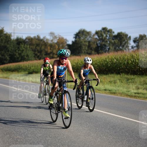 01.09.2024 - 17. Tribühne Triathlon H.Heesch http://msf.ph/oto/6937618 01.09.2024 09:40:47 Radfahren 58, 75, 78, 83, 84, 86, 92, 99, 100, 104, 124 meine-sportfotos.de