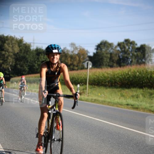 01.09.2024 - 17. Tribühne Triathlon H.Heesch http://msf.ph/oto/6937688 01.09.2024 09:40:50 Radfahren 75, 78, 83, 86, 100, 124 meine-sportfotos.de