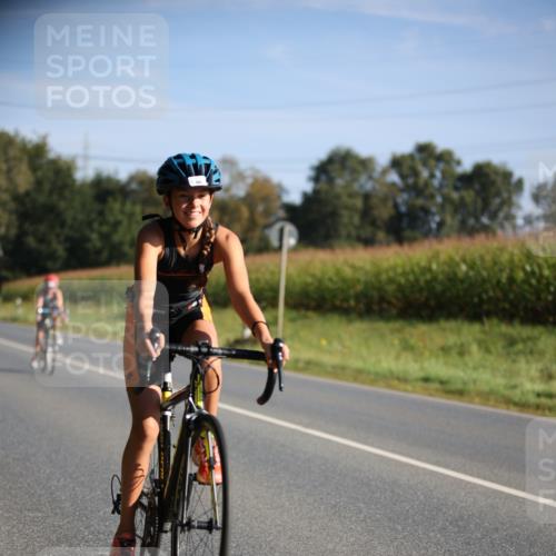 01.09.2024 - 17. Tribühne Triathlon H.Heesch http://msf.ph/oto/6937694 01.09.2024 09:40:50 Radfahren 75, 78, 83, 86, 100, 124 meine-sportfotos.de