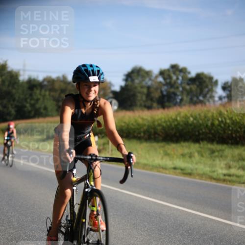01.09.2024 - 17. Tribühne Triathlon H.Heesch http://msf.ph/oto/6937698 01.09.2024 09:40:51 Radfahren 75, 86, 100, 124, 128 meine-sportfotos.de