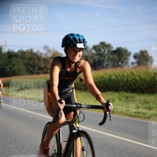 01.09.2024 - 17. Tribühne Triathlon H.Heesch http://msf.ph/oto/6937702 01.09.2024 09:40:51 Radfahren 75, 86, 100, 124, 128 meine-sportfotos.de