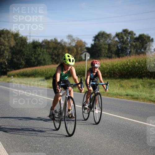 01.09.2024 - 17. Tribühne Triathlon H.Heesch http://msf.ph/oto/6937709 01.09.2024 09:40:52 Radfahren 75, 86, 100, 124, 128 meine-sportfotos.de