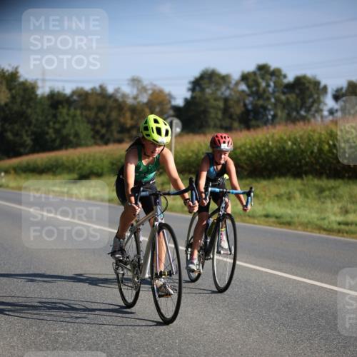 01.09.2024 - 17. Tribühne Triathlon H.Heesch http://msf.ph/oto/6937714 01.09.2024 09:40:52 Radfahren 75, 86, 100, 124, 128 meine-sportfotos.de