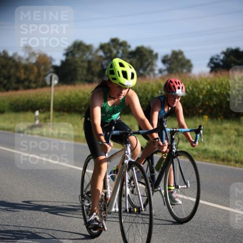 01.09.2024 - 17. Tribühne Triathlon H.Heesch http://msf.ph/oto/6937726 01.09.2024 09:40:52 Radfahren 75, 86, 100, 124, 128 meine-sportfotos.de