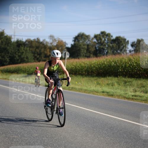 01.09.2024 - 17. Tribühne Triathlon H.Heesch http://msf.ph/oto/6937740 01.09.2024 09:41:01 Radfahren 113, 121, 128 meine-sportfotos.de