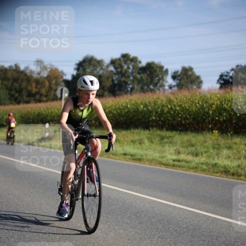01.09.2024 - 17. Tribühne Triathlon H.Heesch http://msf.ph/oto/6937748 01.09.2024 09:41:01 Radfahren 113, 121, 128 meine-sportfotos.de