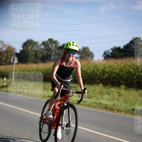01.09.2024 - 17. Tribühne Triathlon H.Heesch http://msf.ph/oto/6937777 01.09.2024 09:41:03 Radfahren 70, 113, 121, 128 meine-sportfotos.de
