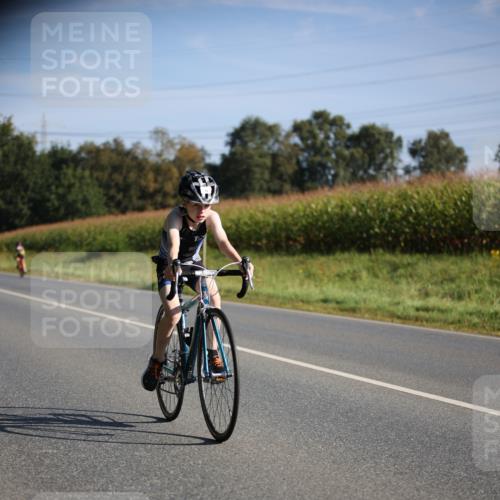 01.09.2024 - 17. Tribühne Triathlon H.Heesch http://msf.ph/oto/6937791 01.09.2024 09:41:13 Radfahren 70, 77, 96 meine-sportfotos.de