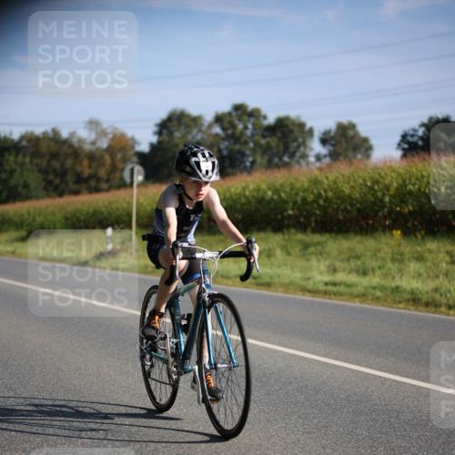01.09.2024 - 17. Tribühne Triathlon H.Heesch http://msf.ph/oto/6937803 01.09.2024 09:41:13 Radfahren 70, 77, 96 meine-sportfotos.de