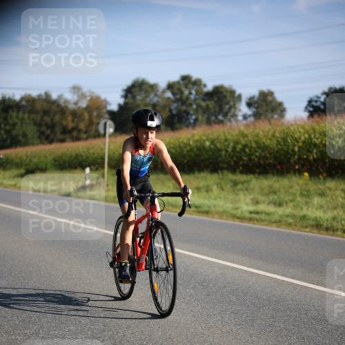 01.09.2024 - 17. Tribühne Triathlon H.Heesch http://msf.ph/oto/6937843 01.09.2024 09:41:21 Radfahren 63, 96, 110, 112 meine-sportfotos.de