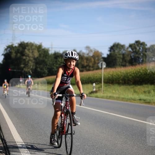 01.09.2024 - 17. Tribühne Triathlon H.Heesch http://msf.ph/oto/6937889 01.09.2024 09:41:31 Radfahren 63, 80, 81, 87, 110, 112, 123 meine-sportfotos.de