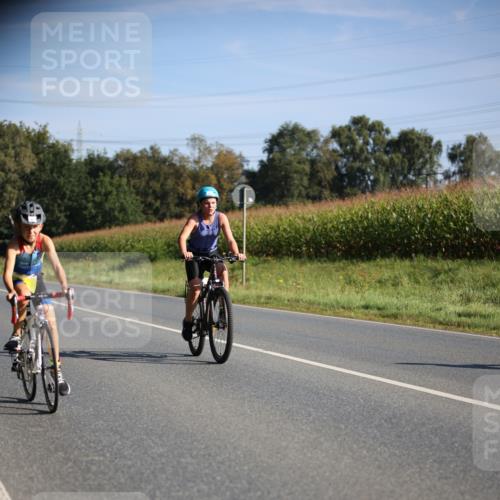 01.09.2024 - 17. Tribühne Triathlon H.Heesch http://msf.ph/oto/6937911 01.09.2024 09:41:34 Radfahren 80, 81, 87, 123, 125 meine-sportfotos.de