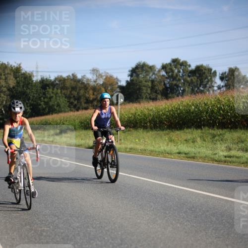01.09.2024 - 17. Tribühne Triathlon H.Heesch http://msf.ph/oto/6937917 01.09.2024 09:41:34 Radfahren 80, 81, 87, 123, 125 meine-sportfotos.de