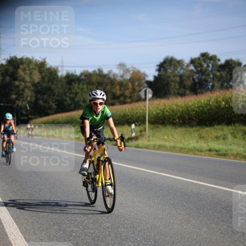 01.09.2024 - 17. Tribühne Triathlon H.Heesch http://msf.ph/oto/6937950 01.09.2024 09:41:44 Radfahren 102, 125, 129 meine-sportfotos.de