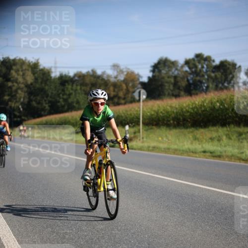 01.09.2024 - 17. Tribühne Triathlon H.Heesch http://msf.ph/oto/6937956 01.09.2024 09:41:44 Radfahren 102, 125, 129 meine-sportfotos.de