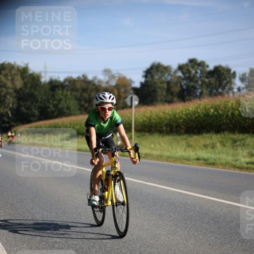 01.09.2024 - 17. Tribühne Triathlon H.Heesch http://msf.ph/oto/6937962 01.09.2024 09:41:44 Radfahren 102, 125, 129 meine-sportfotos.de