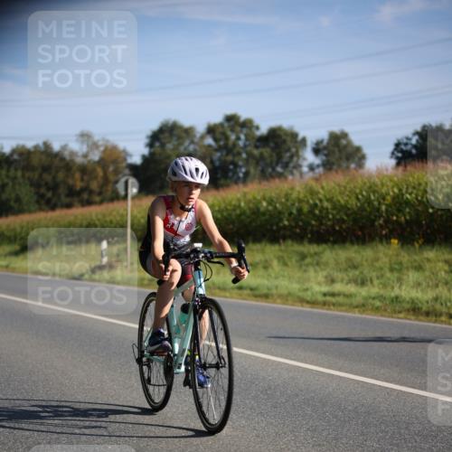 01.09.2024 - 17. Tribühne Triathlon H.Heesch http://msf.ph/oto/6938031 01.09.2024 09:42:07 Radfahren 97, 126, 127 meine-sportfotos.de