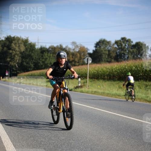 01.09.2024 - 17. Tribühne Triathlon H.Heesch http://msf.ph/oto/6938047 01.09.2024 09:42:09 Radfahren 97, 126, 127 meine-sportfotos.de