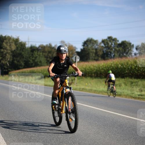 01.09.2024 - 17. Tribühne Triathlon H.Heesch http://msf.ph/oto/6938056 01.09.2024 09:42:09 Radfahren 97, 126, 127 meine-sportfotos.de